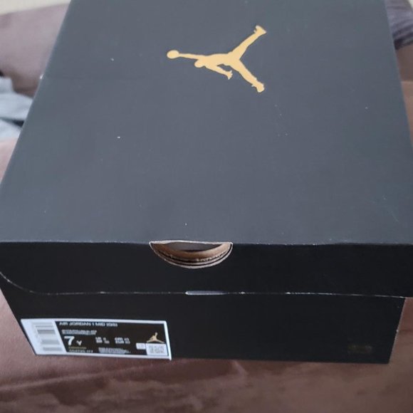 Air Jordan Mid GS - Brand New  Size 7Y - Picture 2 of 13